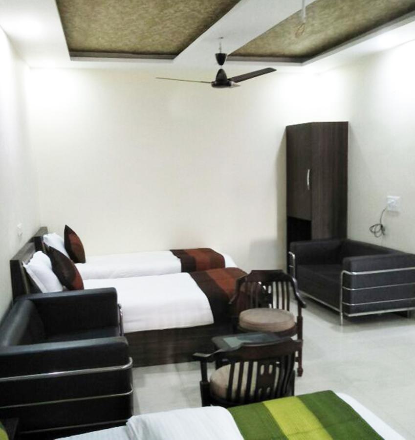 R.S Hotel & Restaurant Amritsar Exterior photo